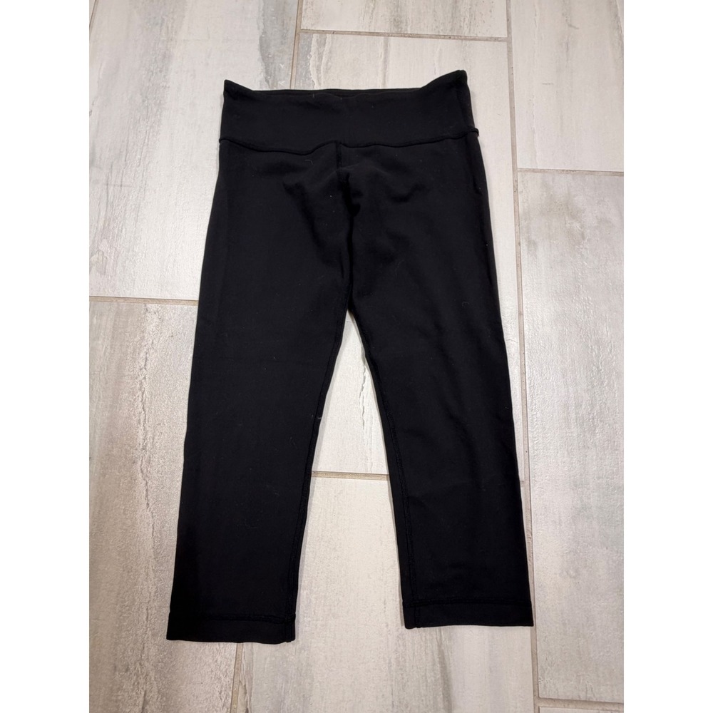 Lululemon Black Cropped Leggings Yoga Pants Size 6 Mid Rise Athletic Workout